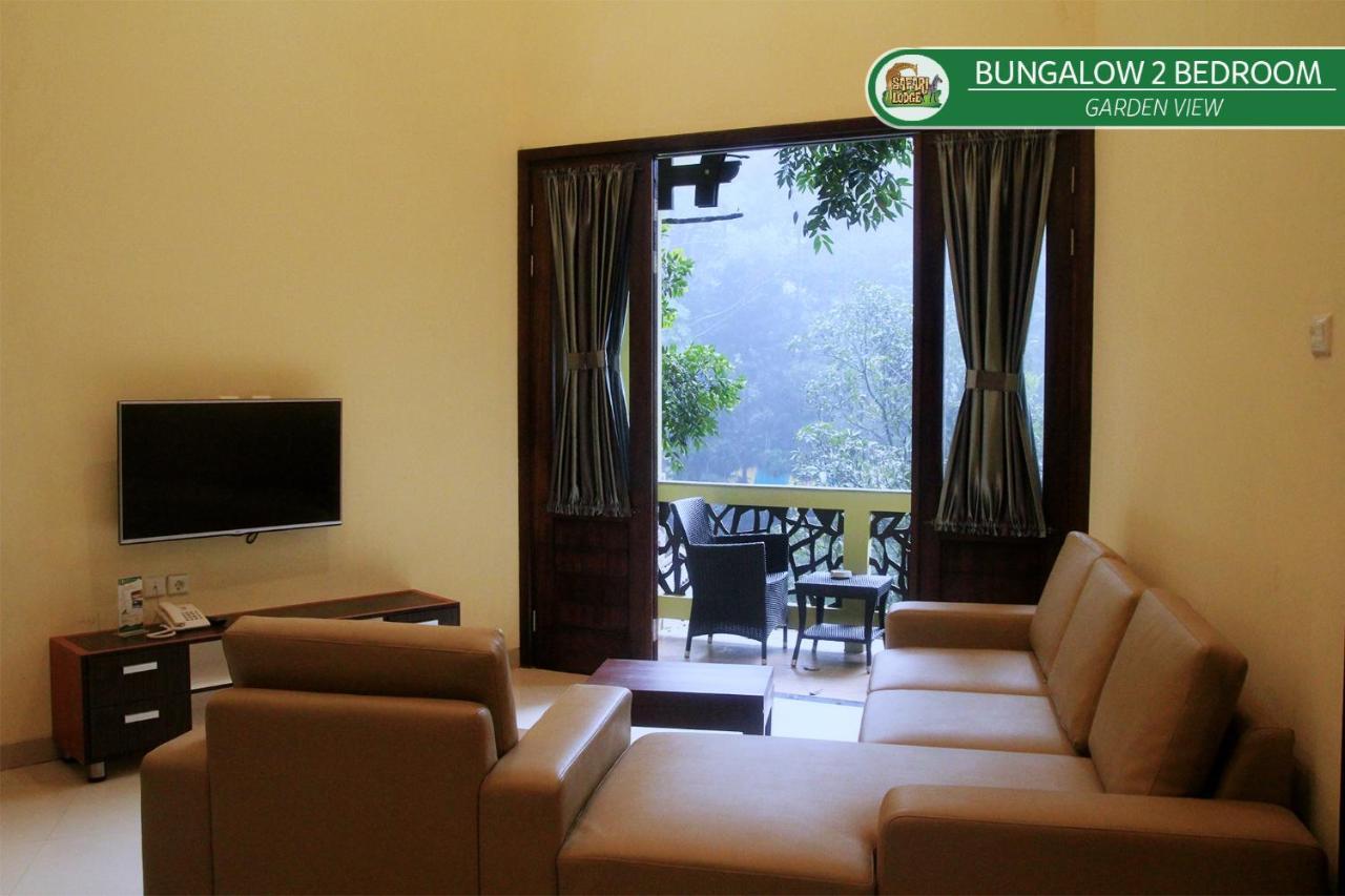 Safari Resort Puncak Buitenkant foto