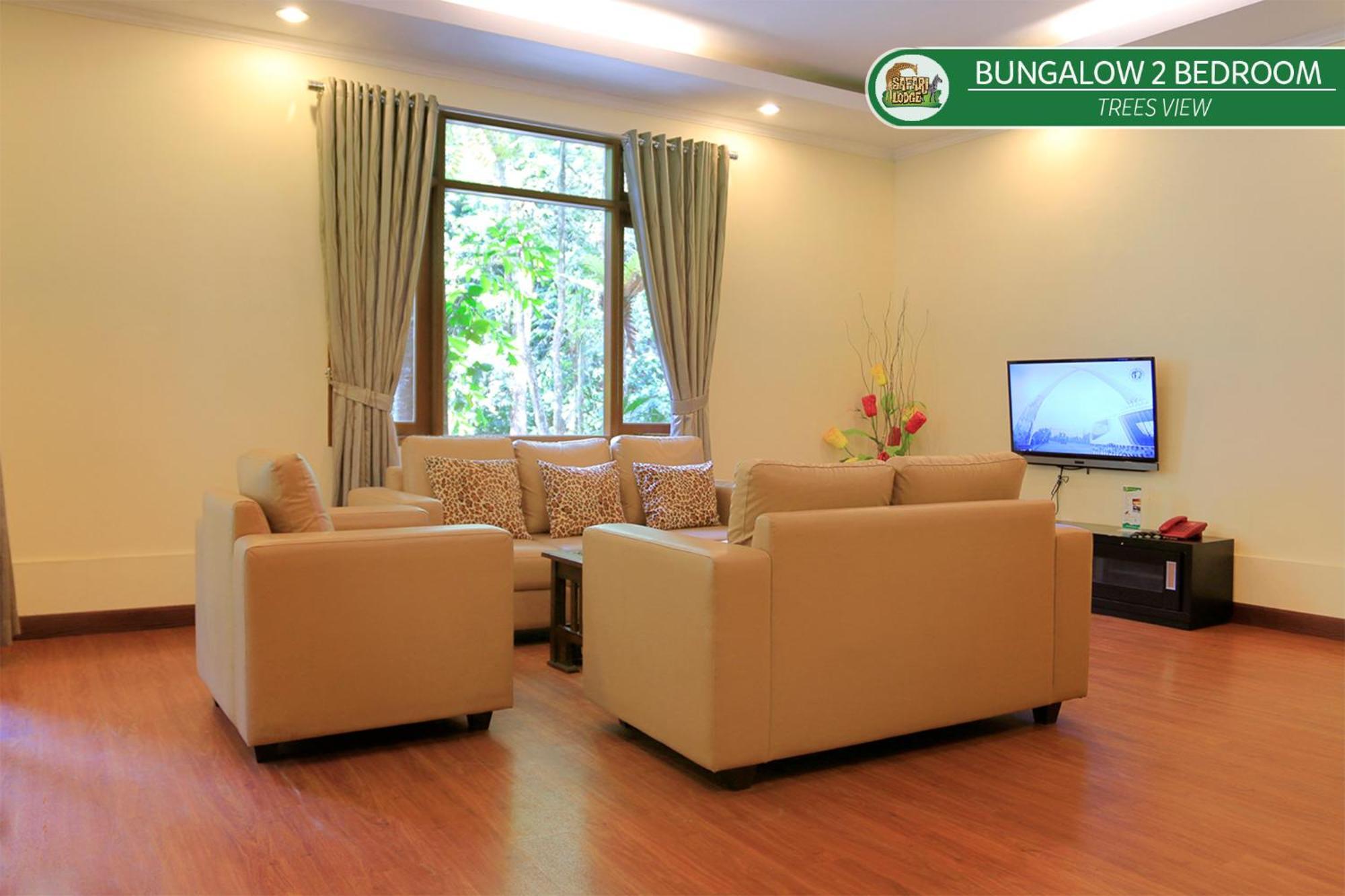 Safari Resort Puncak Buitenkant foto