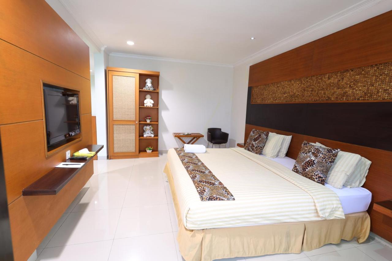 Safari Resort Puncak Buitenkant foto