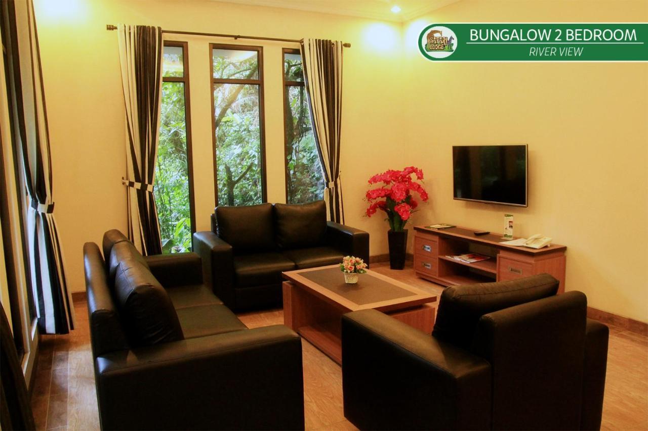 Safari Resort Puncak Buitenkant foto