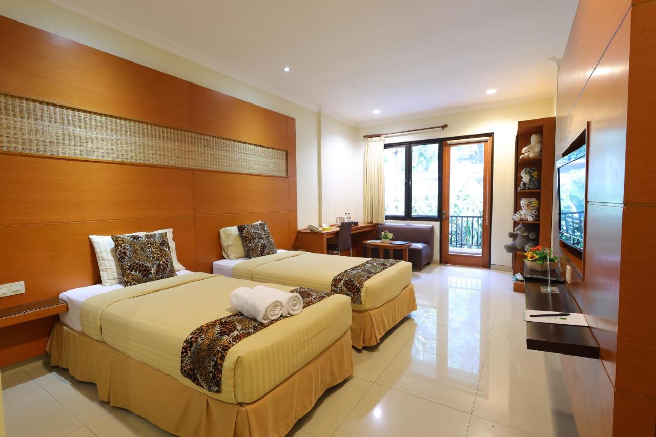 Safari Resort Puncak Buitenkant foto