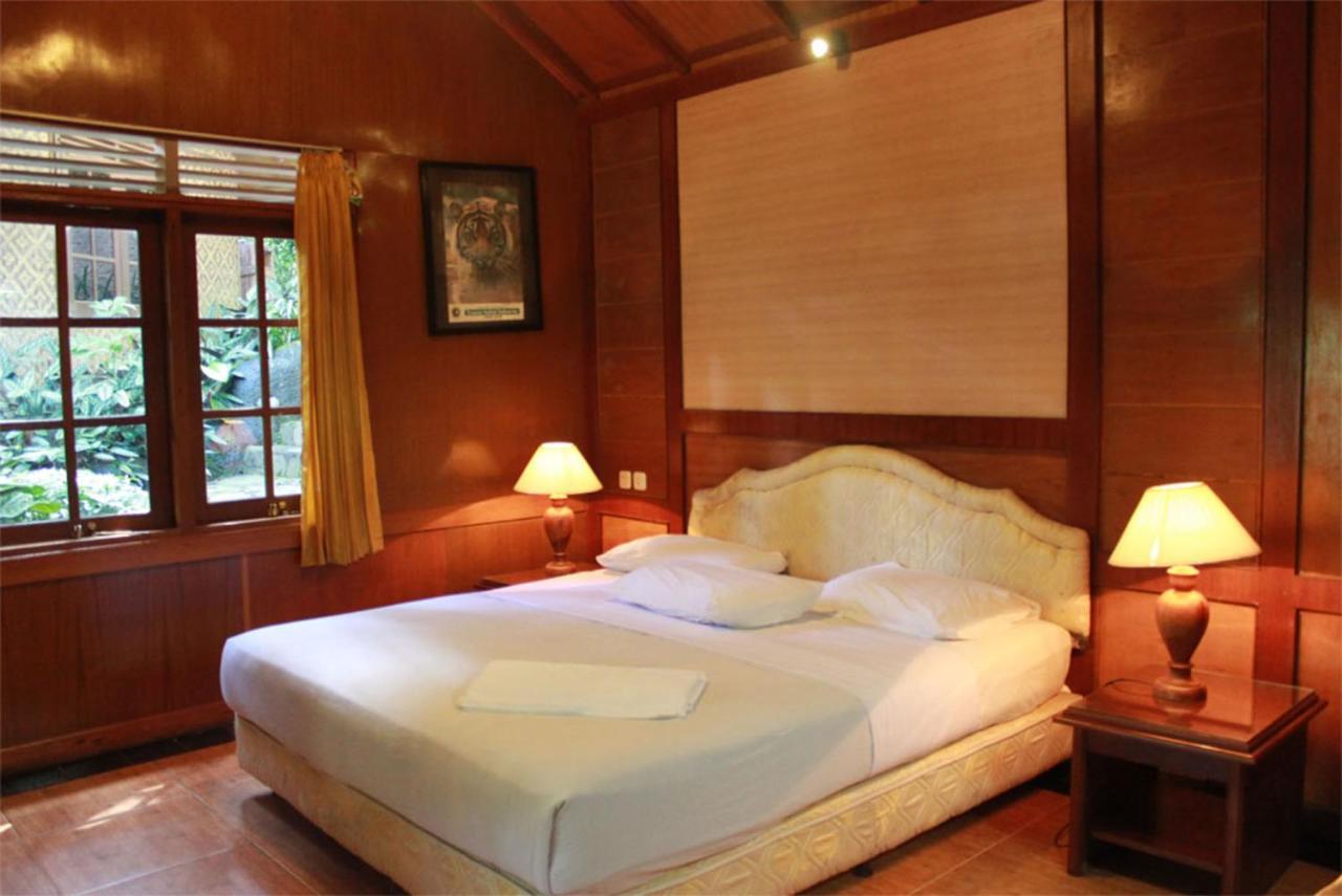 Safari Resort Puncak Buitenkant foto